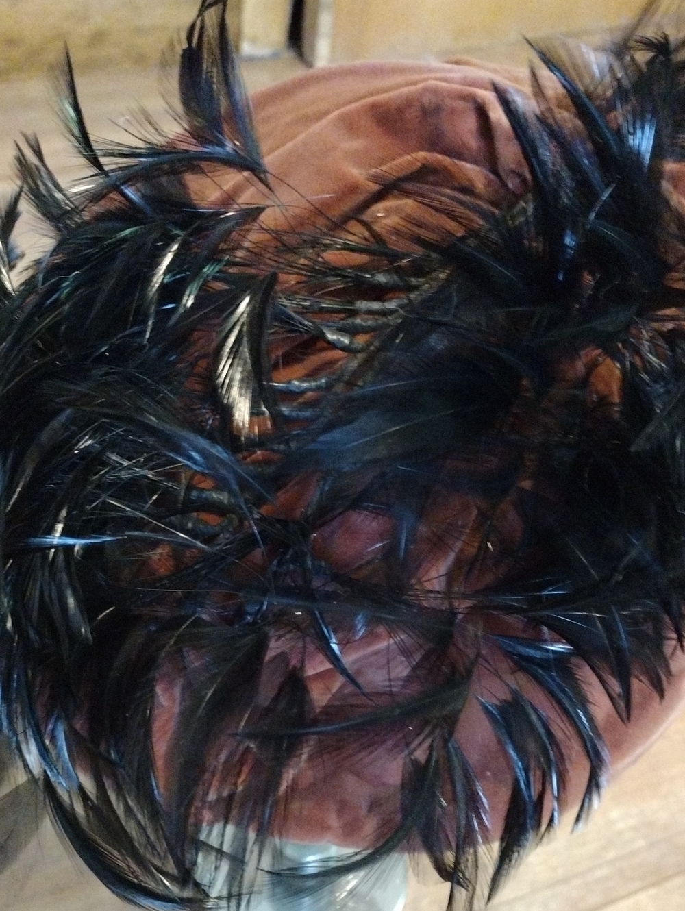 1940s Feather And Velvet Tilt Hat - Picture 6 of 8